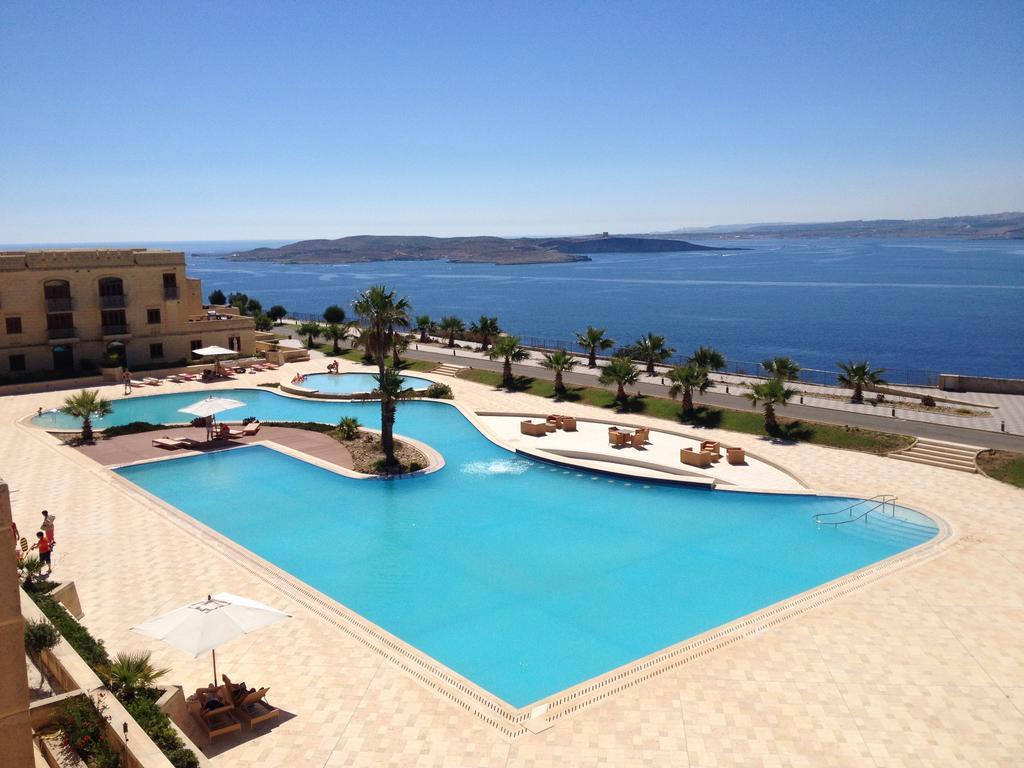 Fort Chambray Apartment Айнсилем Номер фото