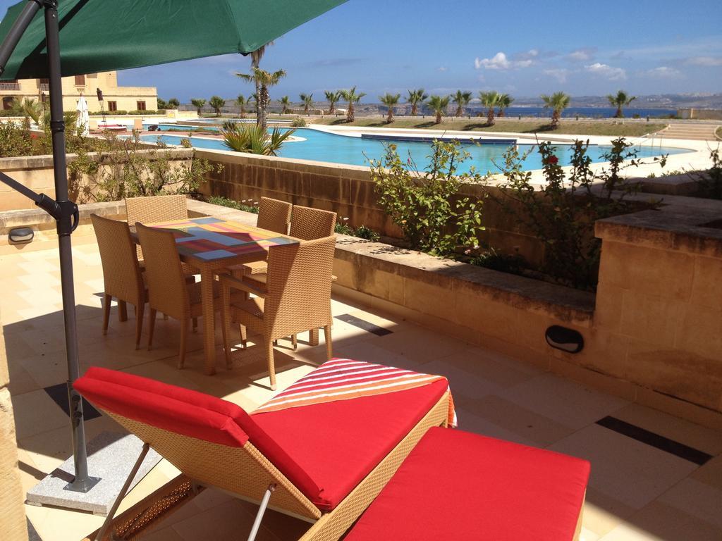 Fort Chambray Apartment Айнсилем Номер фото